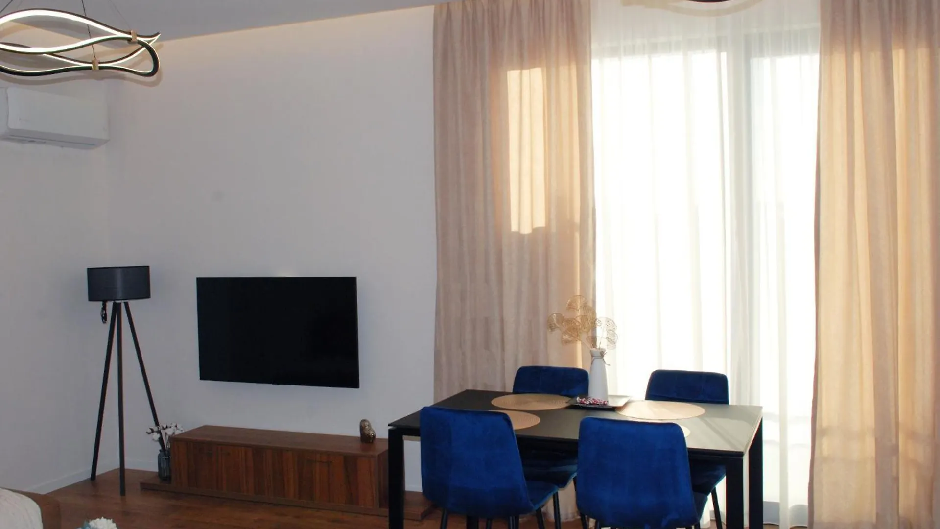Lindi'S Apartment 8 5 Tirana Albania
